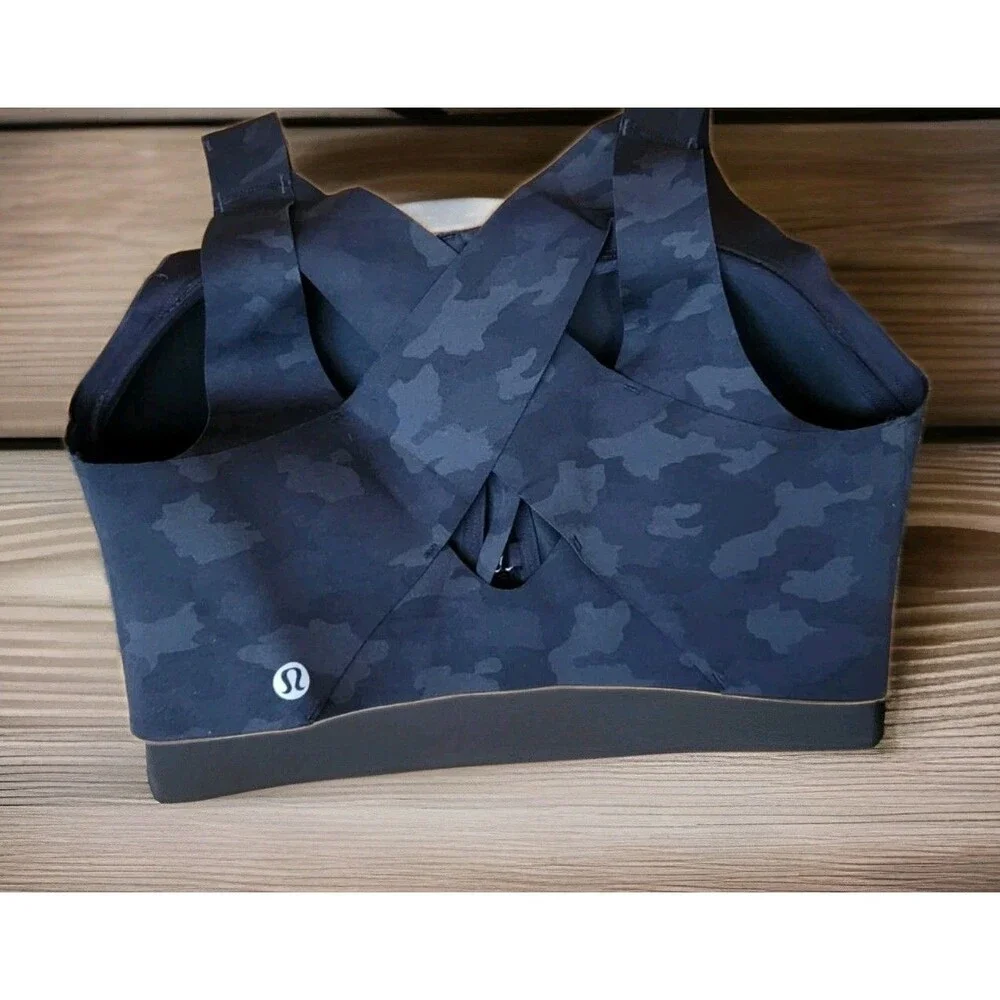 Lululemon Enlite Front Zip Up Sports Bra Womens 34DD Black Incognito Camo